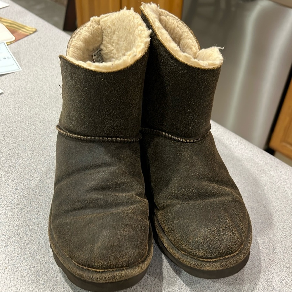 Women's bearPaw size 9 brown